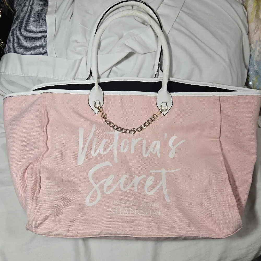 Victoria Secret PinkDuffel Bag. Huaihai Road Shanghai